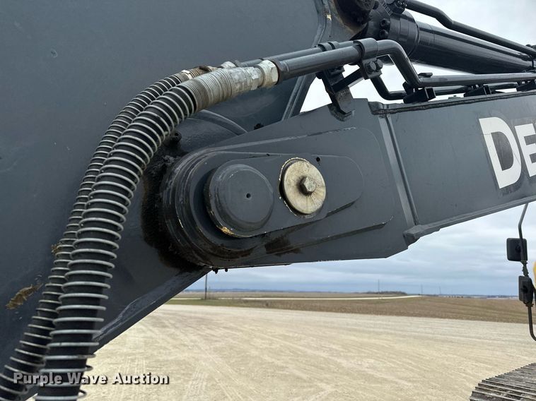 image for item LO9354 2017 John Deere 245G LC  excavator