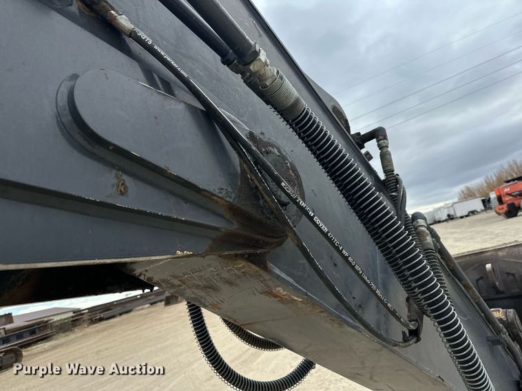 image for item LO9354 2017 John Deere 245G LC  excavator