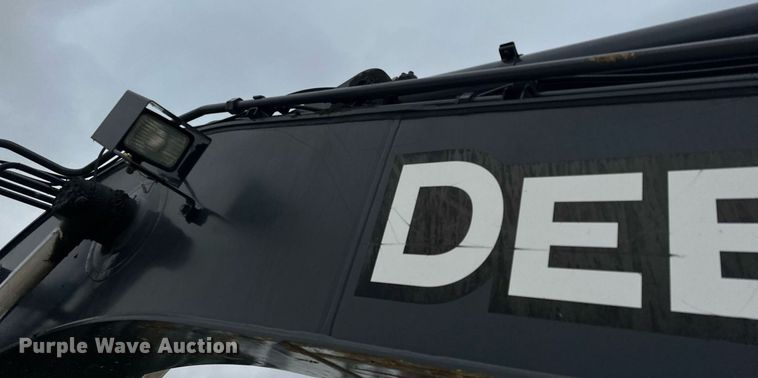 image for item LO9354 2017 John Deere 245G LC  excavator