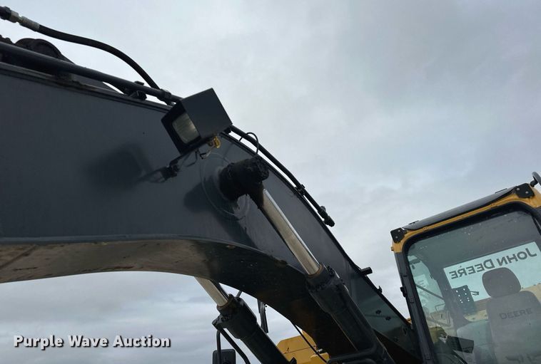 image for item LO9354 2017 John Deere 245G LC  excavator