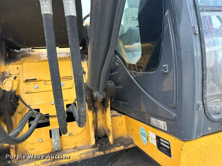 image for item LO9354 2017 John Deere 245G LC  excavator