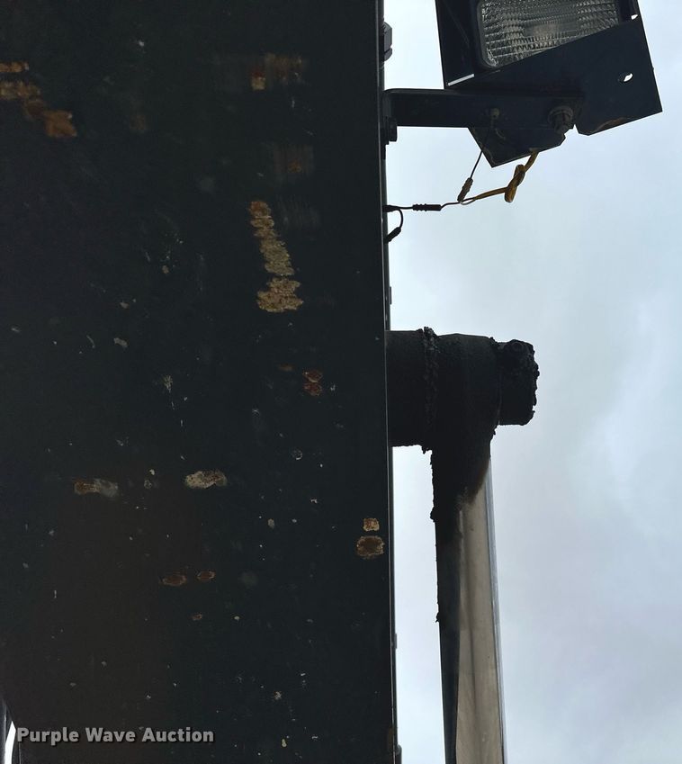 image for item LO9354 2017 John Deere 245G LC  excavator