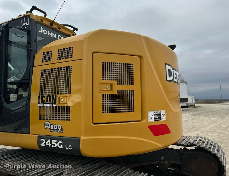 image for item LO9354 2017 John Deere 245G LC  excavator