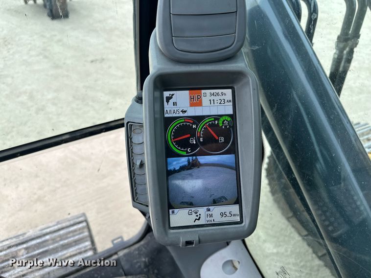 image for item LO9354 2017 John Deere 245G LC  excavator