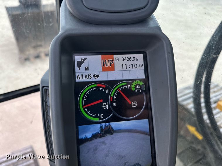 image for item LO9354 2017 John Deere 245G LC  excavator