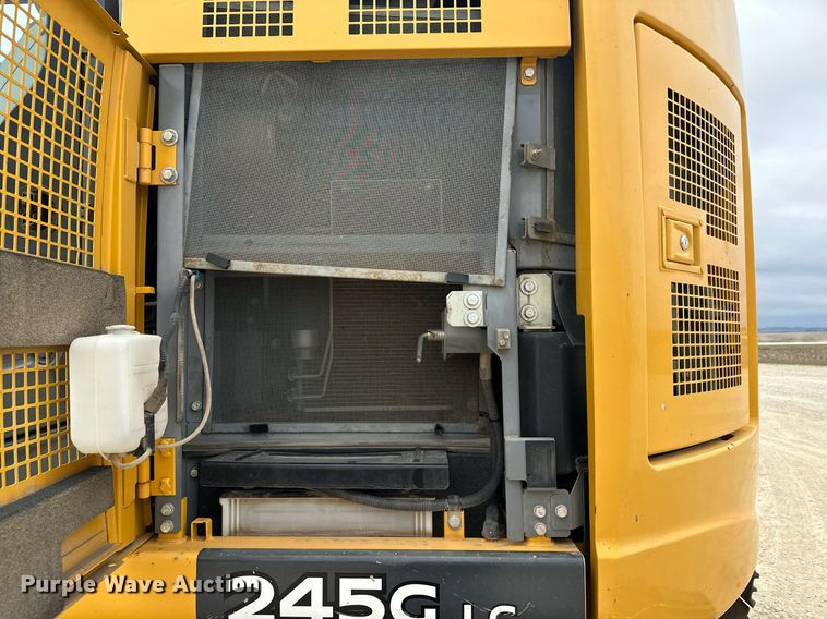 image for item LO9354 2017 John Deere 245G LC  excavator