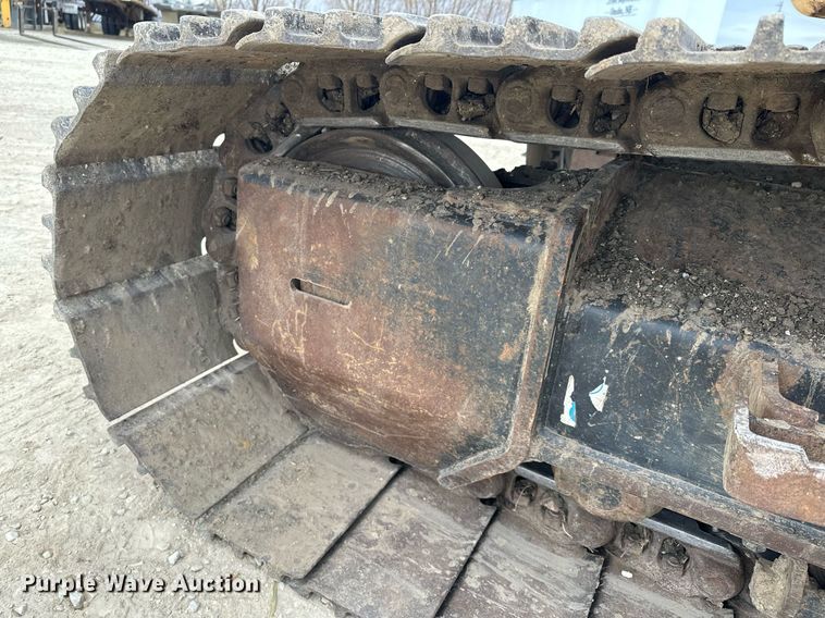 image for item LO9354 2017 John Deere 245G LC  excavator