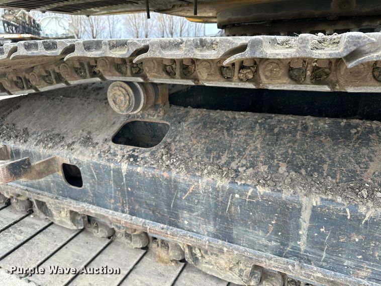 image for item LO9354 2017 John Deere 245G LC  excavator