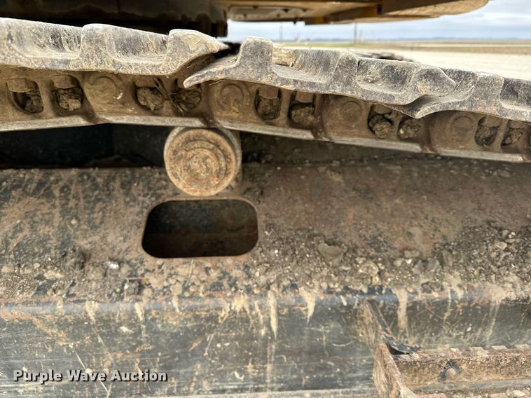 image for item LO9354 2017 John Deere 245G LC  excavator