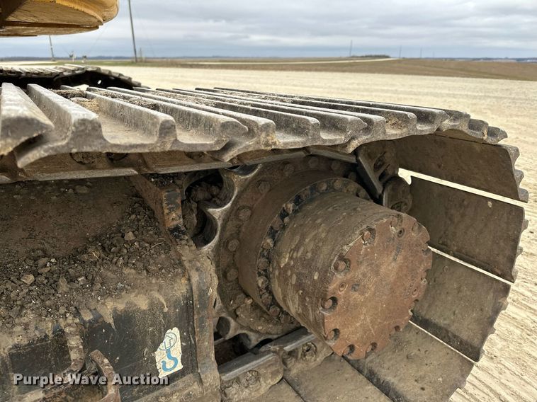 image for item LO9354 2017 John Deere 245G LC  excavator