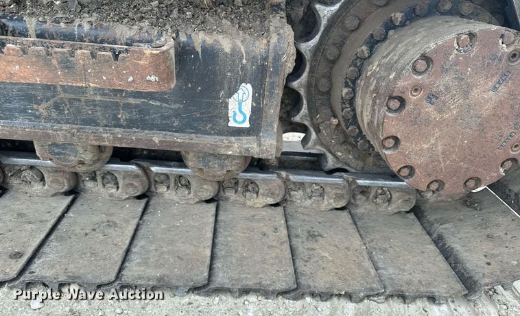 image for item LO9354 2017 John Deere 245G LC  excavator