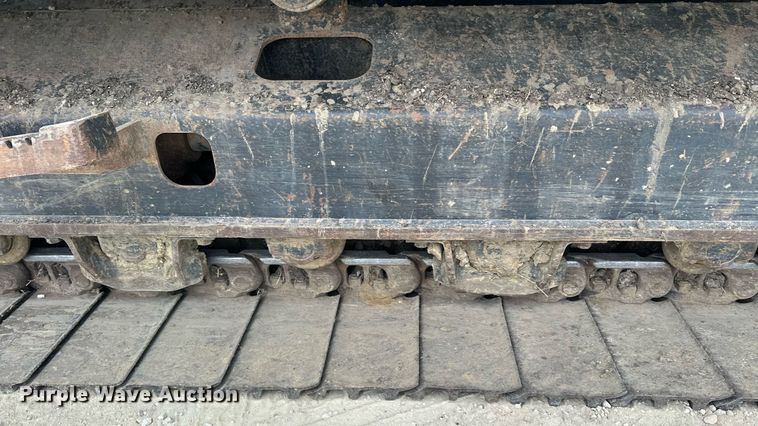 image for item LO9354 2017 John Deere 245G LC  excavator