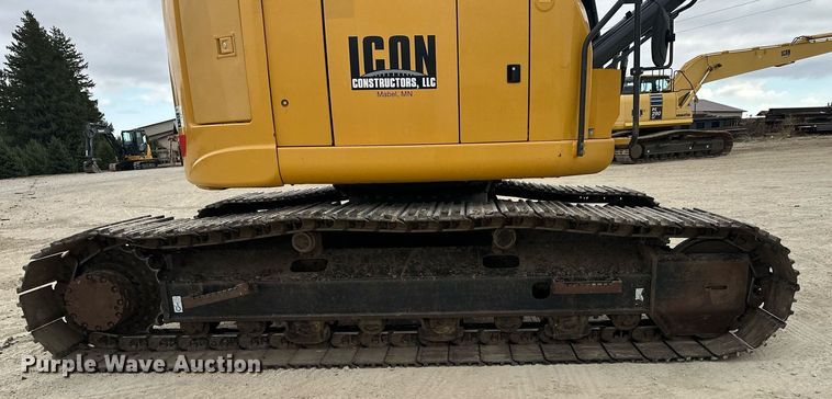 image for item LO9354 2017 John Deere 245G LC  excavator