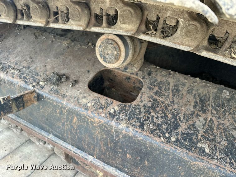 image for item LO9354 2017 John Deere 245G LC  excavator