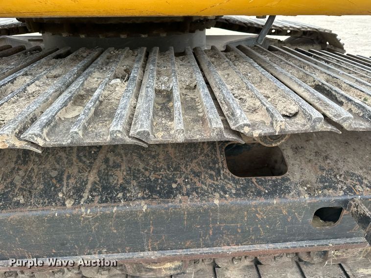 image for item LO9354 2017 John Deere 245G LC  excavator