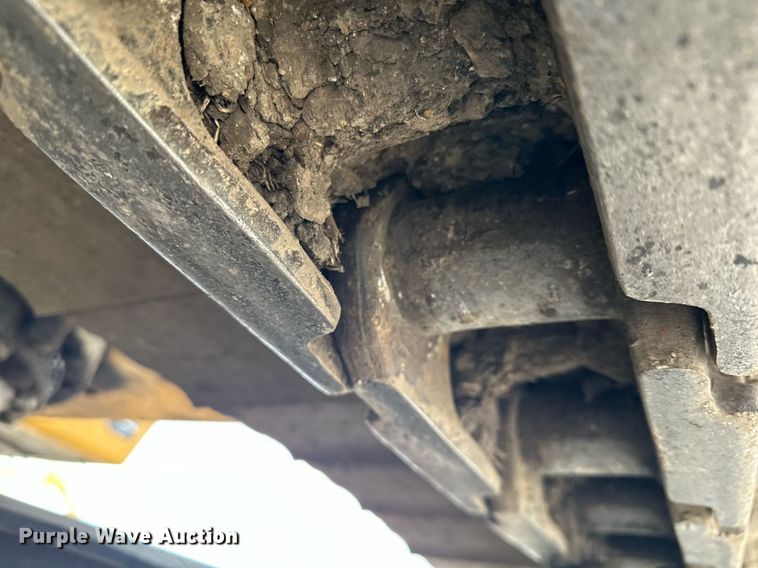 image for item LO9354 2017 John Deere 245G LC  excavator