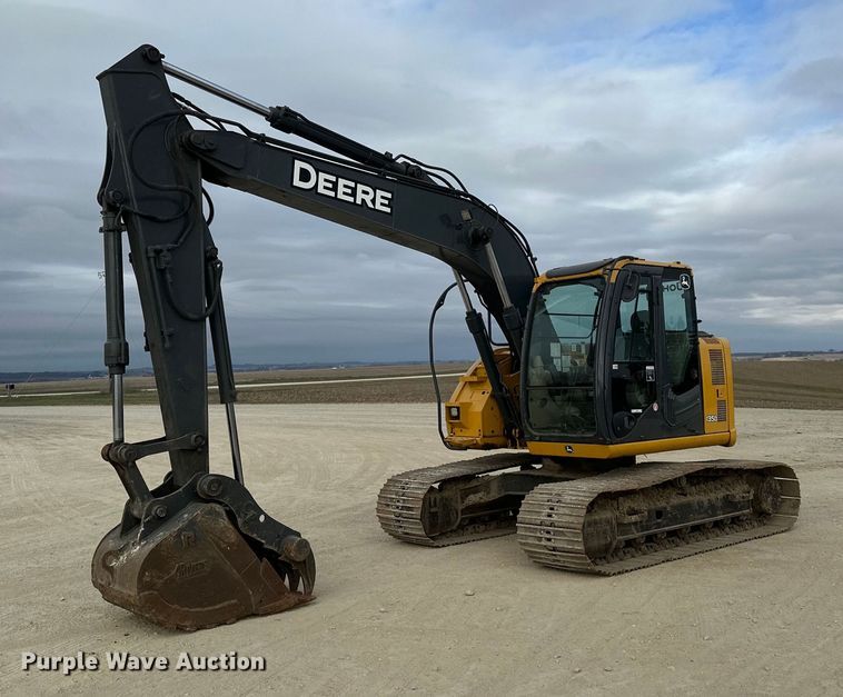 image for item LO9355 2012 John Deere FF135DX  excavator