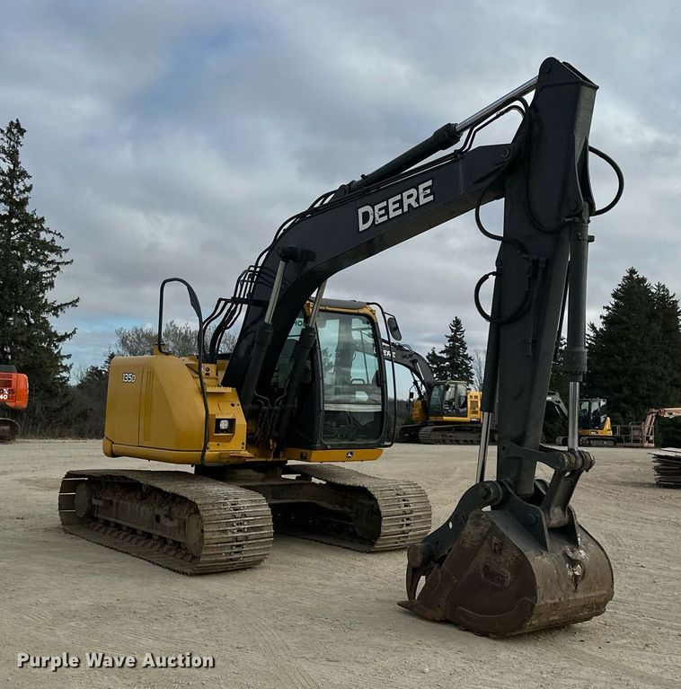 image for item LO9355 2012 John Deere FF135DX  excavator