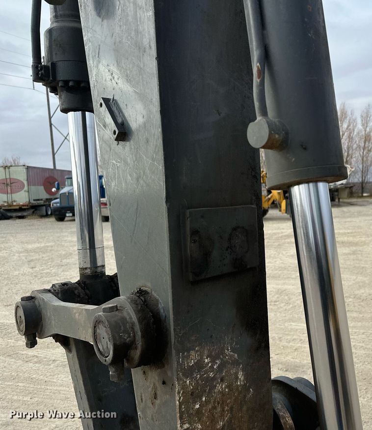 image for item LO9355 2012 John Deere FF135DX  excavator