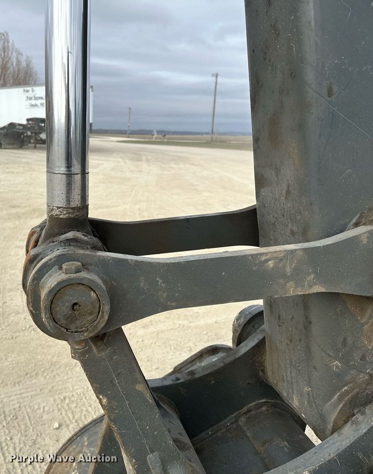 image for item LO9355 2012 John Deere FF135DX  excavator