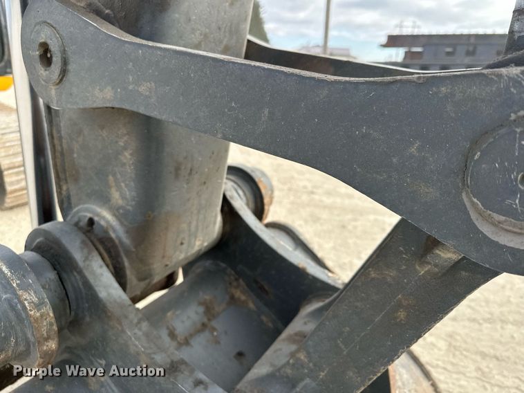 image for item LO9355 2012 John Deere FF135DX  excavator