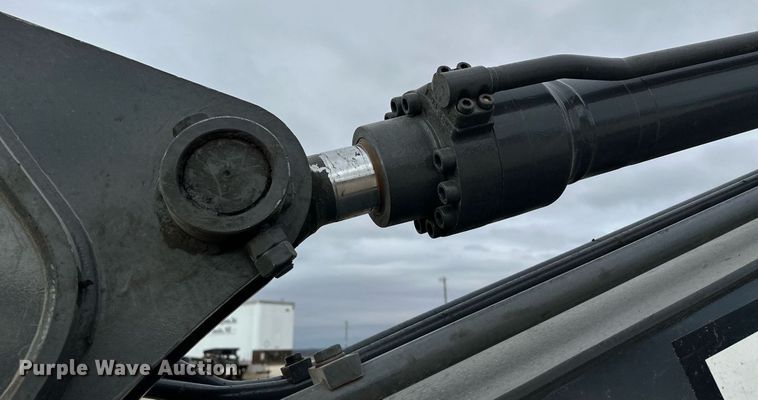 image for item LO9355 2012 John Deere FF135DX  excavator