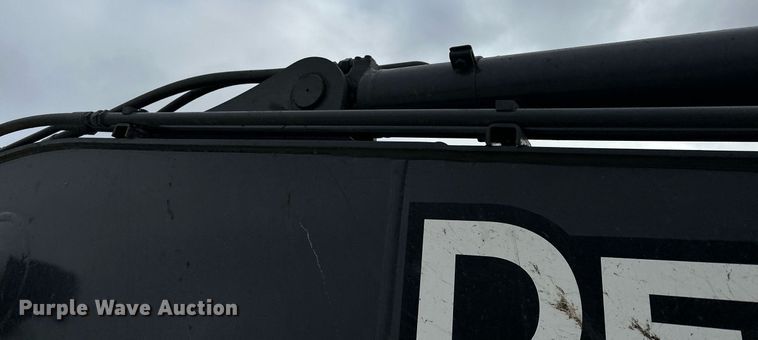 image for item LO9355 2012 John Deere FF135DX  excavator