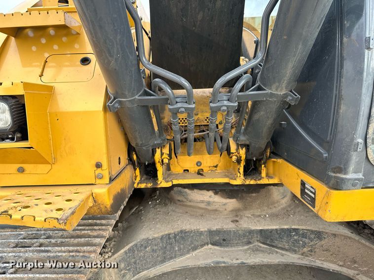 image for item LO9355 2012 John Deere FF135DX  excavator