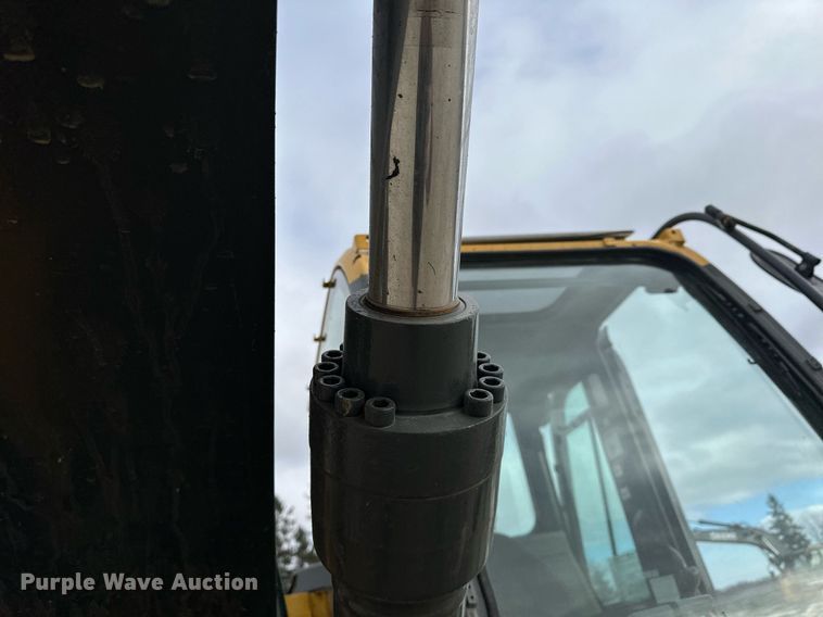 image for item LO9355 2012 John Deere FF135DX  excavator