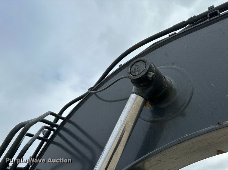 image for item LO9355 2012 John Deere FF135DX  excavator