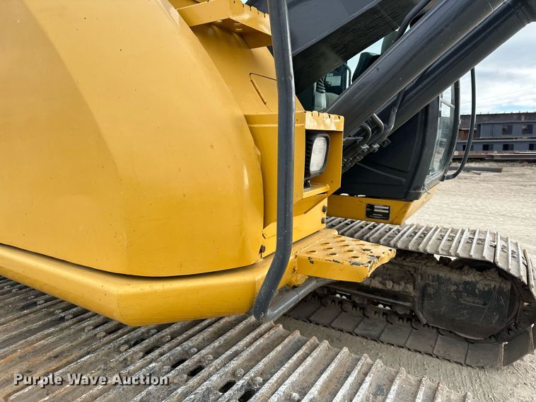 image for item LO9355 2012 John Deere FF135DX  excavator