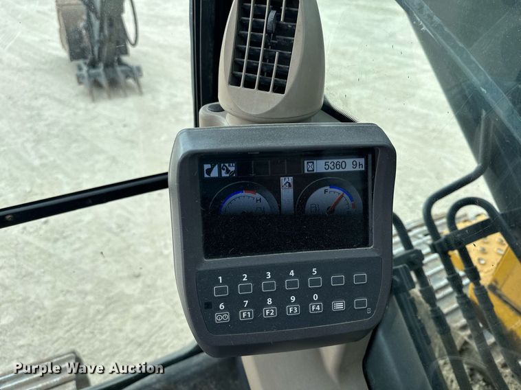 image for item LO9355 2012 John Deere FF135DX  excavator