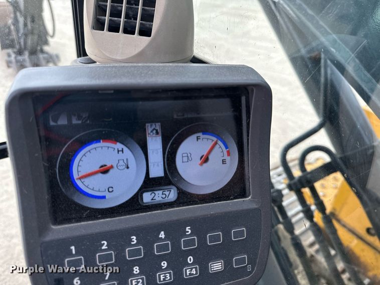 image for item LO9355 2012 John Deere FF135DX  excavator