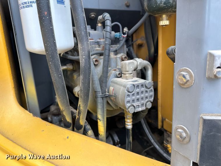 image for item LO9355 2012 John Deere FF135DX  excavator