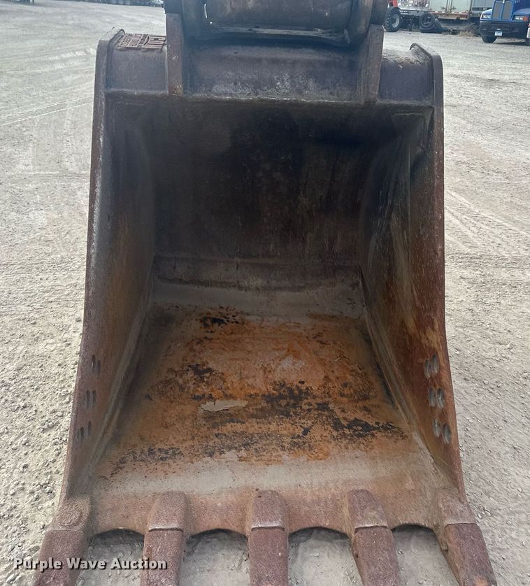 image for item LO9356 2009 Hitachi ZX240LC-3  excavator