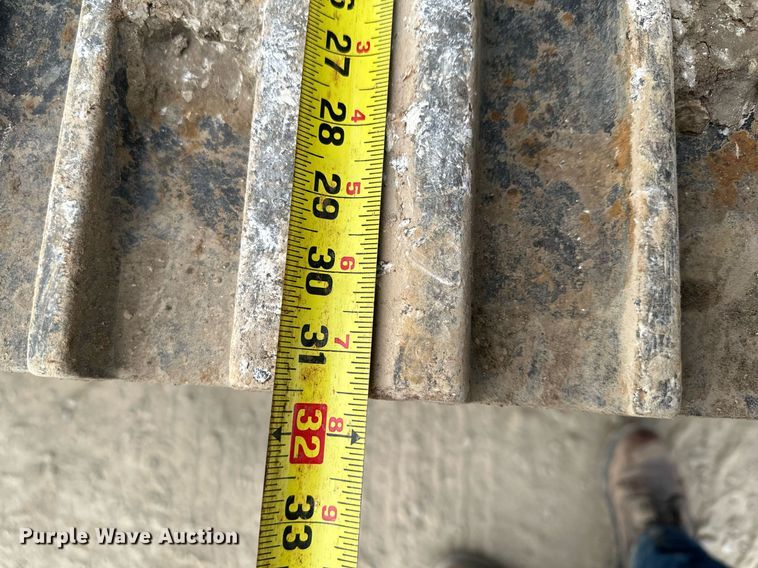 image for item LO9356 2009 Hitachi ZX240LC-3  excavator