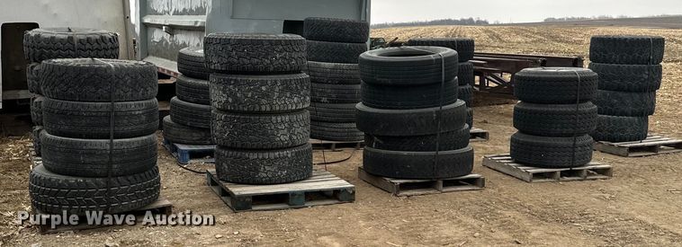 image for item LO9358 Tires and wheels