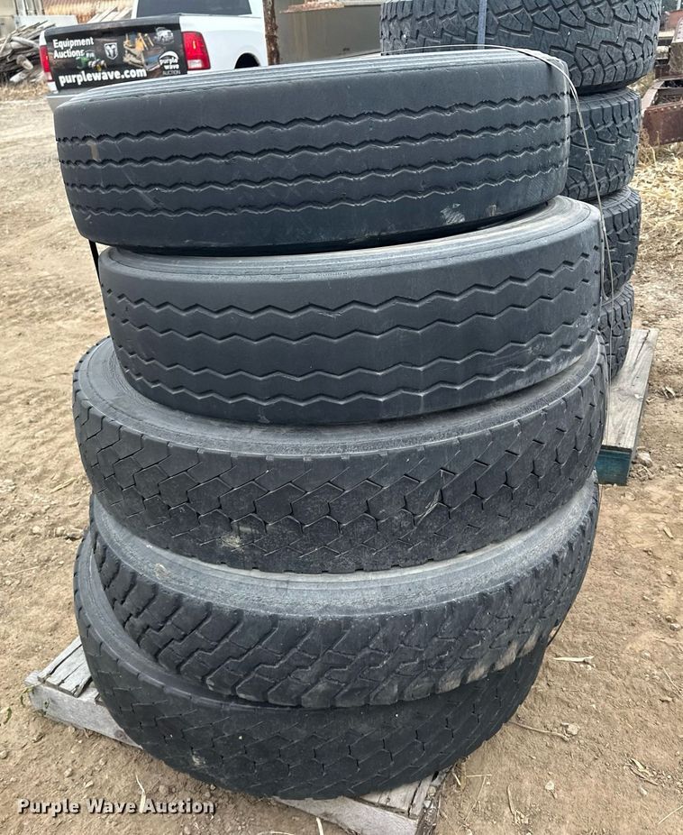 image for item LO9358 Tires and wheels
