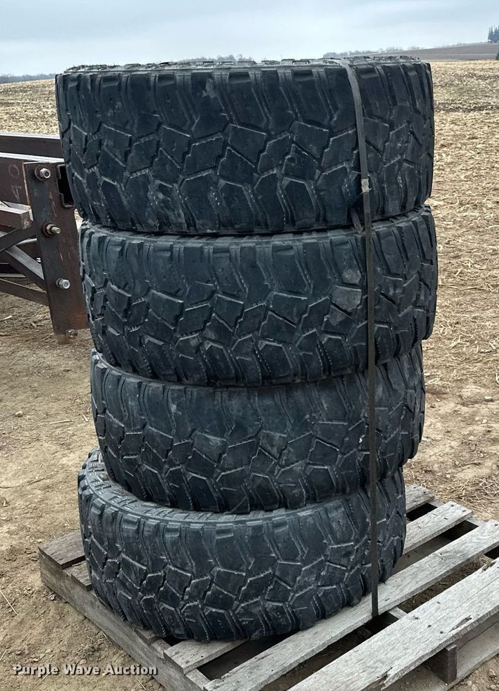 image for item LO9358 Tires and wheels