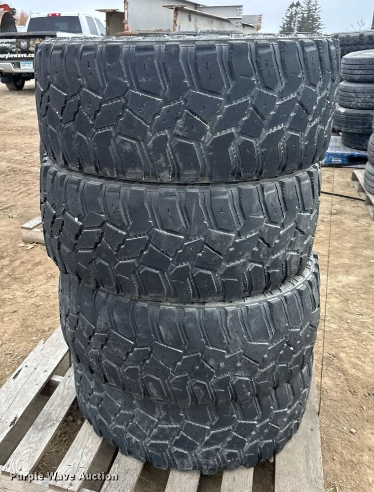 image for item LO9358 Tires and wheels
