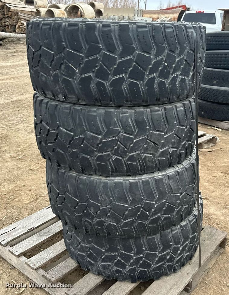 image for item LO9358 Tires and wheels