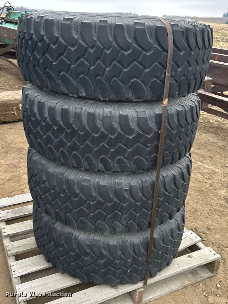 image for item LO9358 Tires and wheels