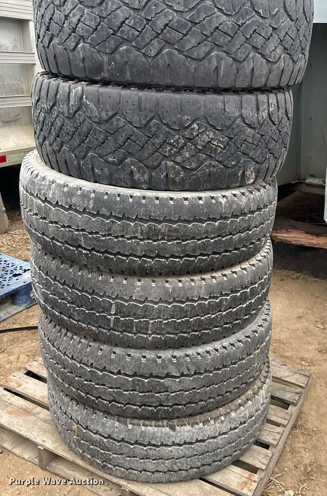 image for item LO9358 Tires and wheels