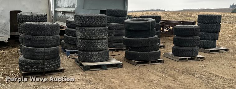 image for item LO9358 Tires and wheels