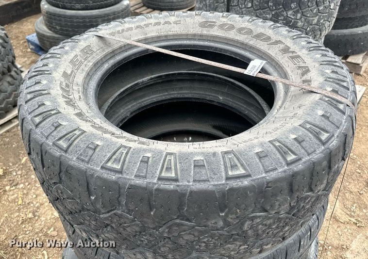 image for item LO9358 Tires and wheels