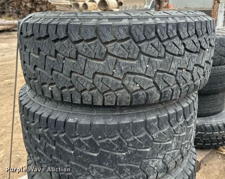 image for item LO9358 Tires and wheels
