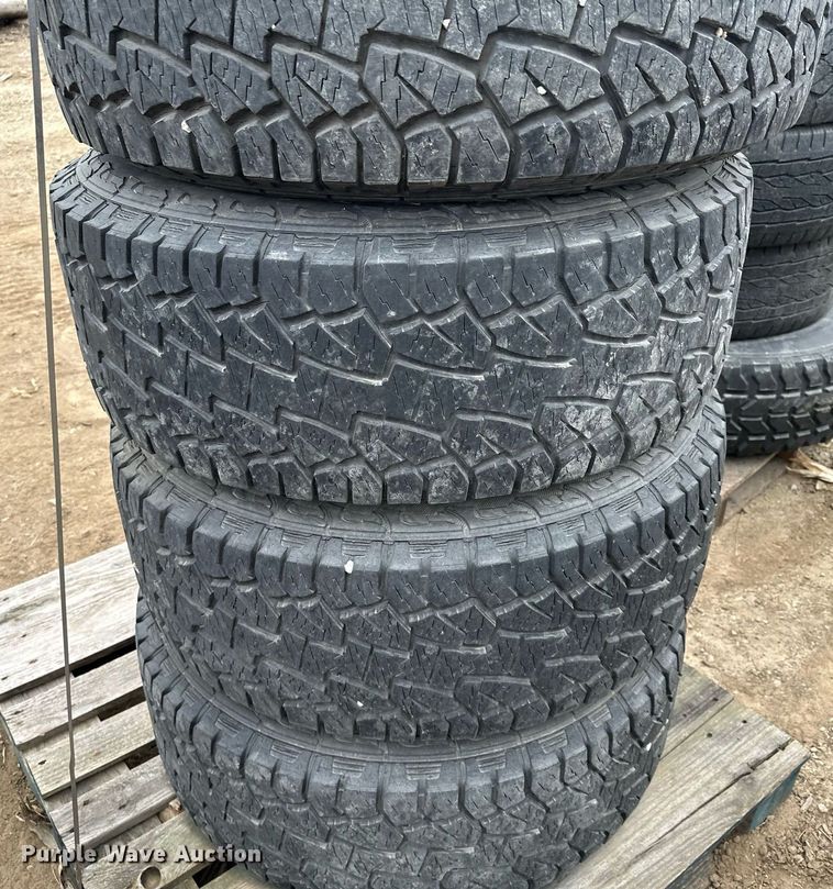 image for item LO9358 Tires and wheels