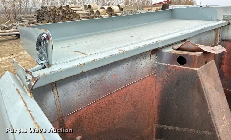 image for item LO9360 Heil  dump truck bed