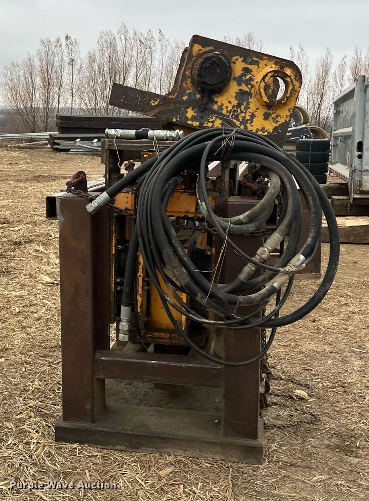 image for item LO9362 Movax Vibro MTD Hammer  pile driver