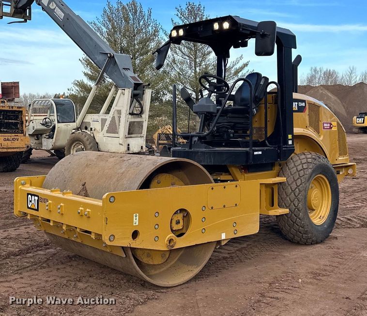 image for item LO9367 2021 Caterpillar CS44B  single drum vibratory roller